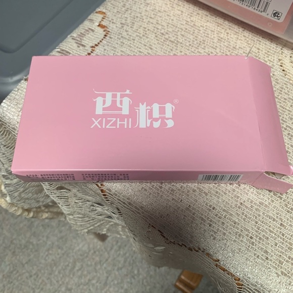 Blush and Highl and Lipless and Eyeshadow Pallet - Picture 7 of 8